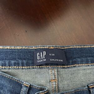 Gap Ladies Girlfriend blue jeans size 8